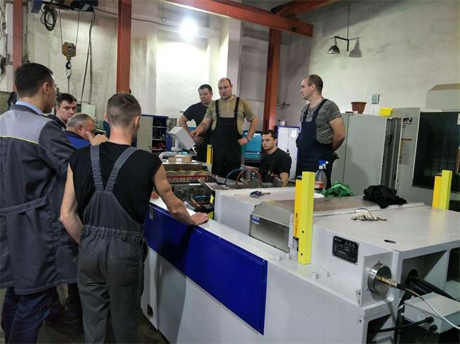 欧洲客户使用耐斯合模机修模